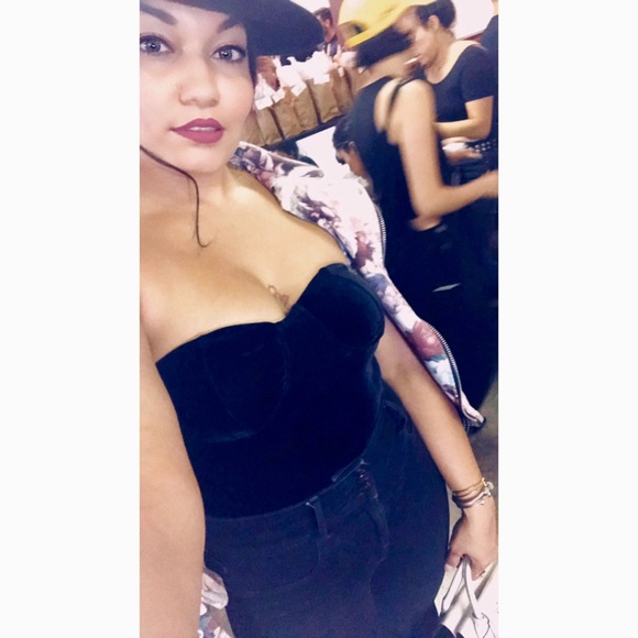 Meet your Posher, Lina - Picture 4 of 8